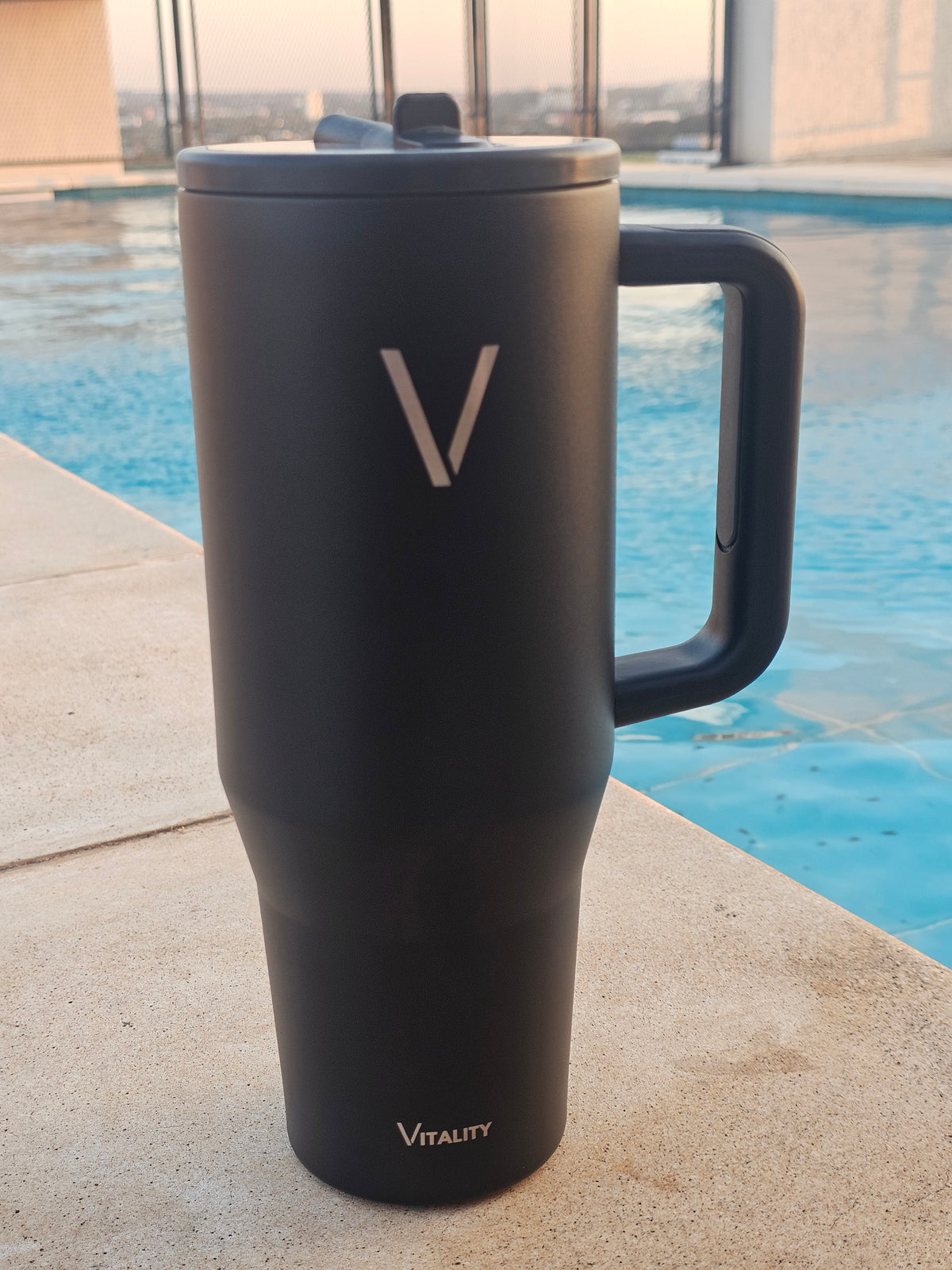 Vaso Térmico Vitality 40oz con Asa Ergonómica – Hidratación Total