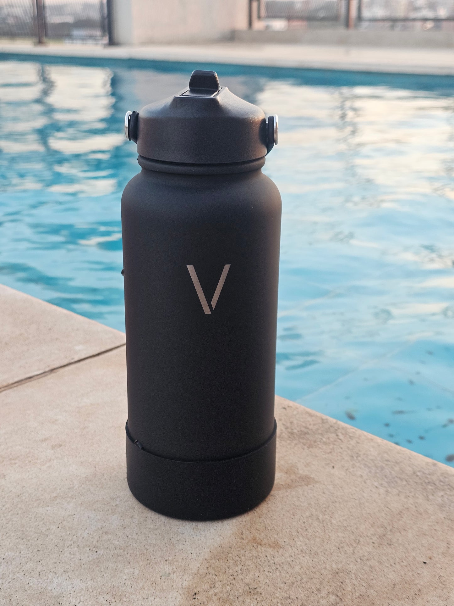 Termo Deportivo Vitality 1L – Con Base de Silicona Protectora