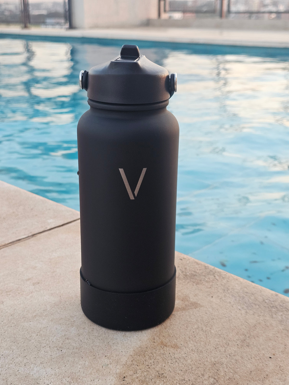 Termo Deportivo Vitality 1L – Con Base de Silicona Protectora